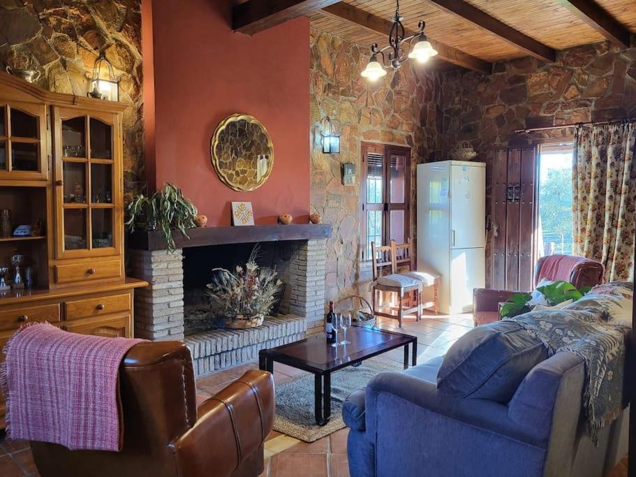 הורנאצ'ולוס La Buganvilla, Descanso Entre Olivares מראה חיצוני תמונה